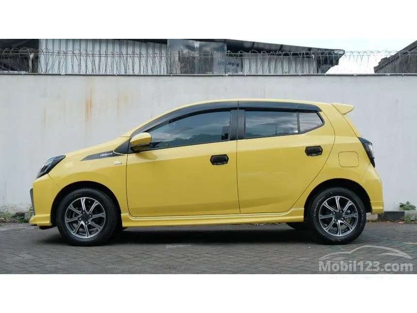 2020 Daihatsu Ayla R Deluxe Hatchback