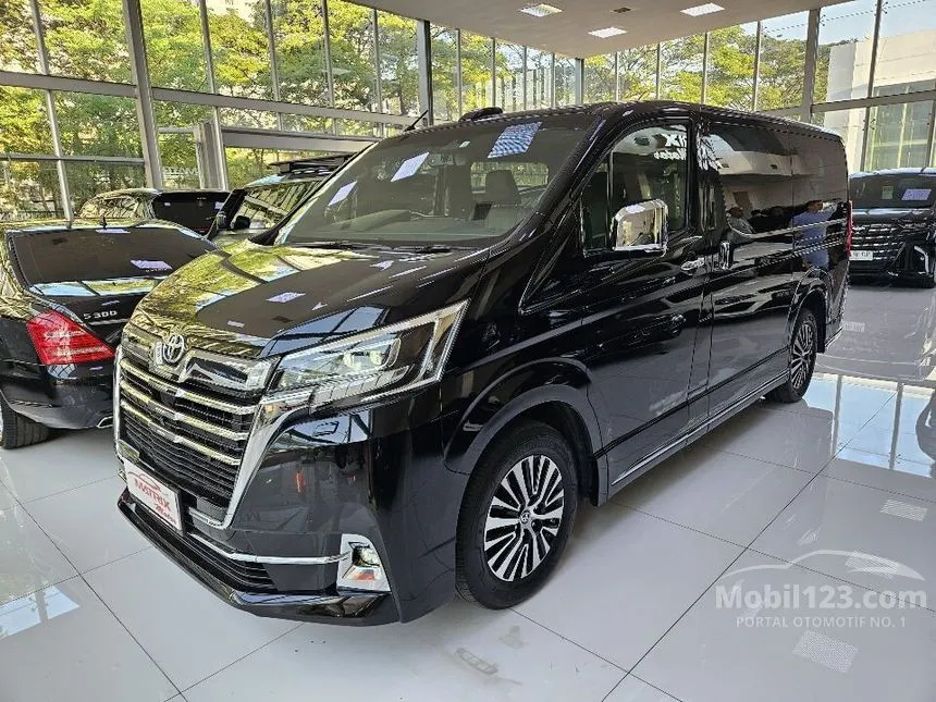 2023 Toyota GranAce Premium MPV