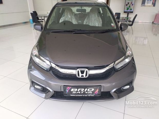 Honda Brio  Mobil  Bekas  Baru  dijual  di Bandung Jawa barat 