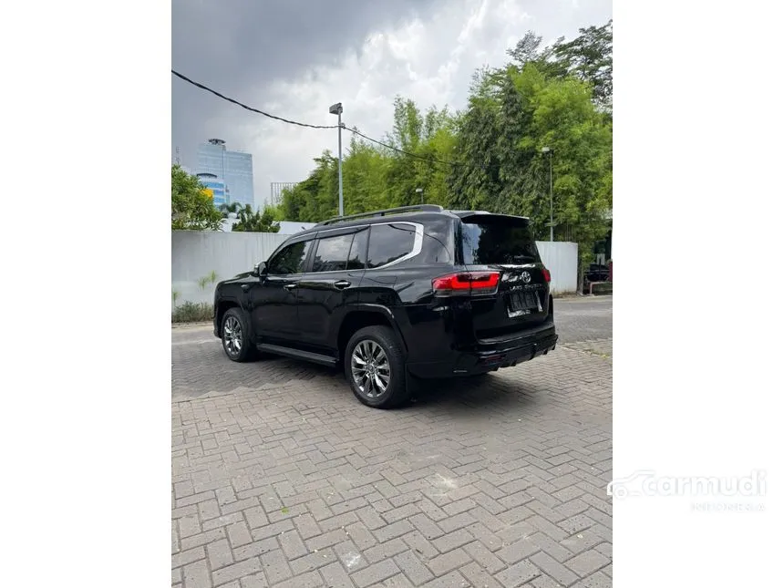 2023 Toyota Land Cruiser 300 VX-R SUV
