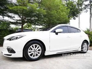 2014 Mazda 3 2.0 (ปี 14-18) S Sports Hatchback