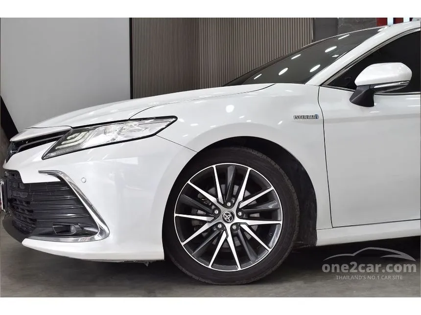 2022 Toyota CAMRY HEV Premium Luxury Sedan