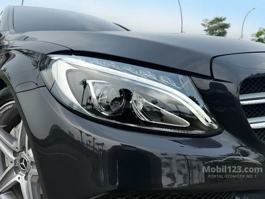 2017 Mercedes-Benz C200 AMG Line Sedan