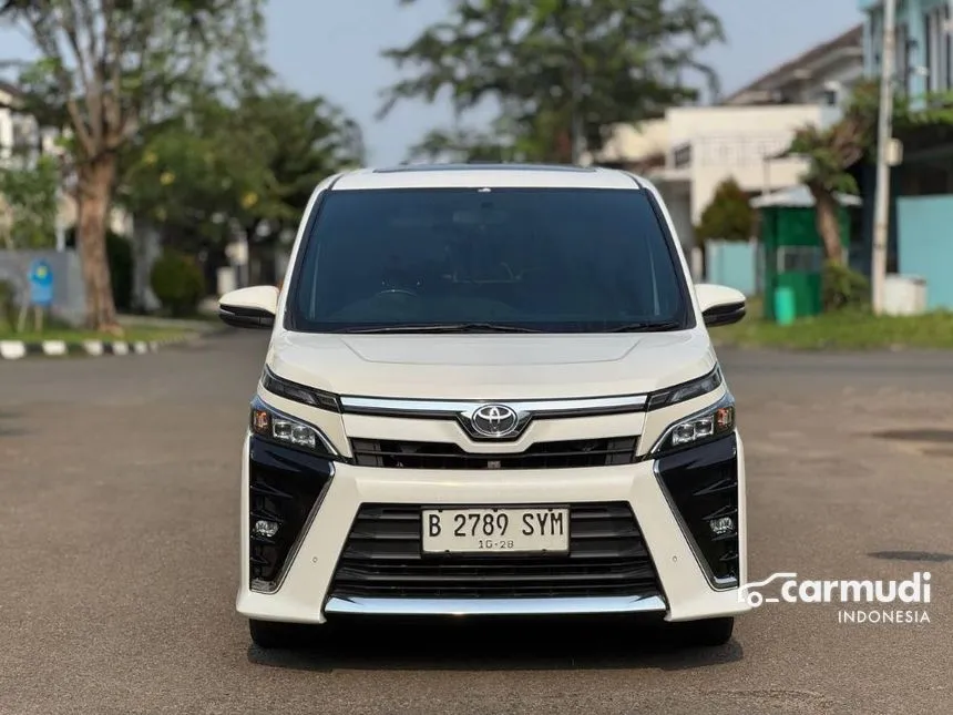 2018 Toyota Voxy MPV