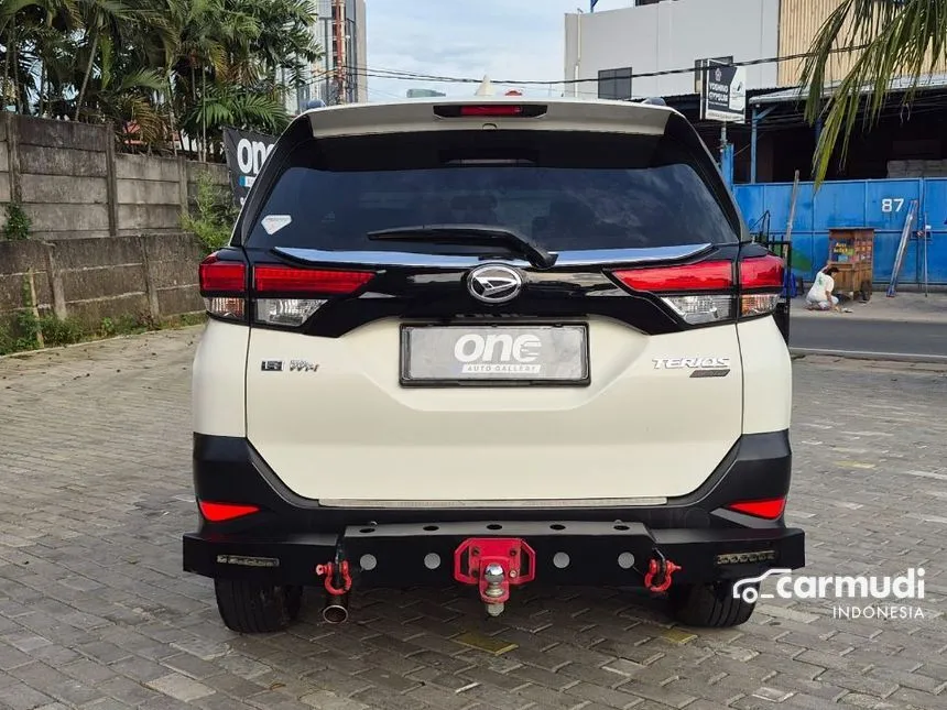 2021 Daihatsu Terios R Deluxe SUV