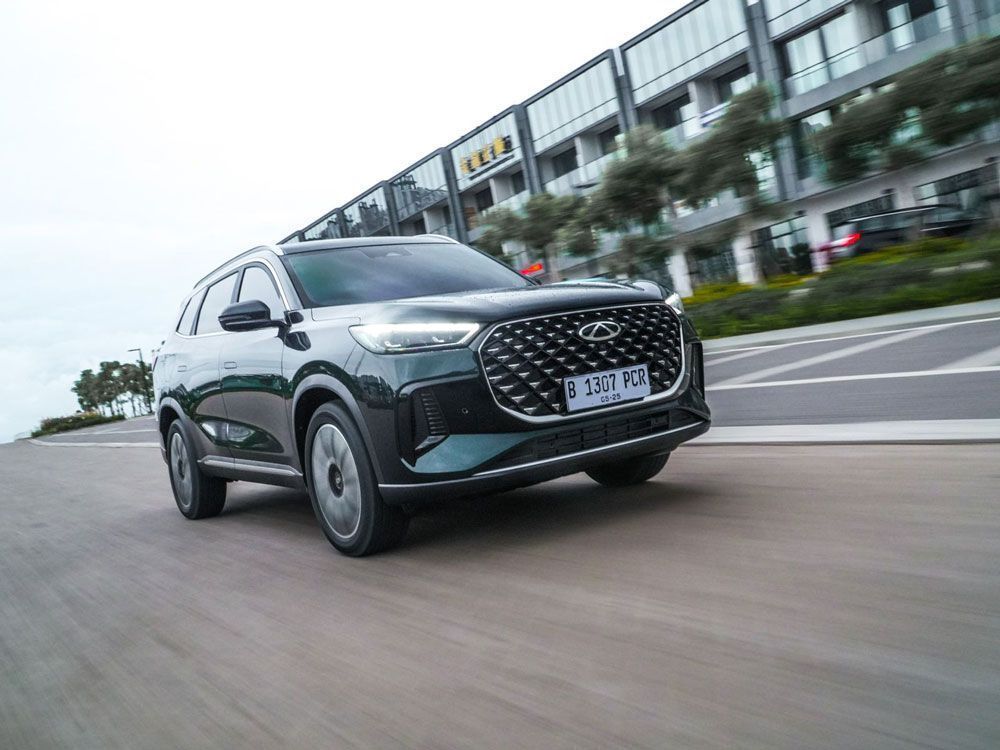 Chery Tiggo 8 CSH vs Honda CR-V RS e:HEV: SUV Hybrid China Lebih Murah Apakah Lebih Baik?
