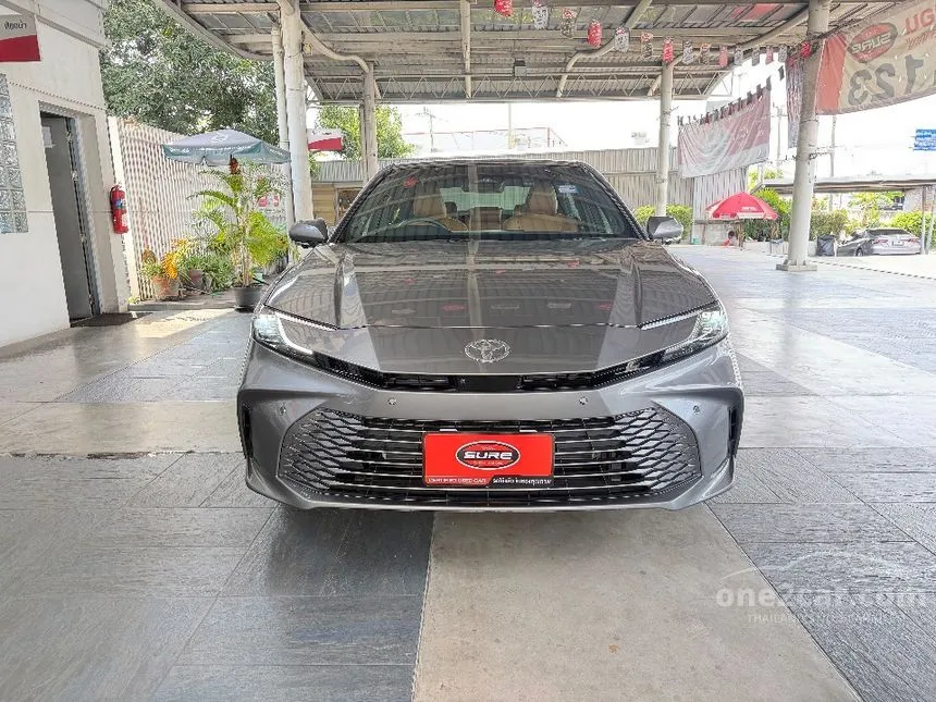 2025 Toyota CAMRY HEV Premium Luxury Sedan