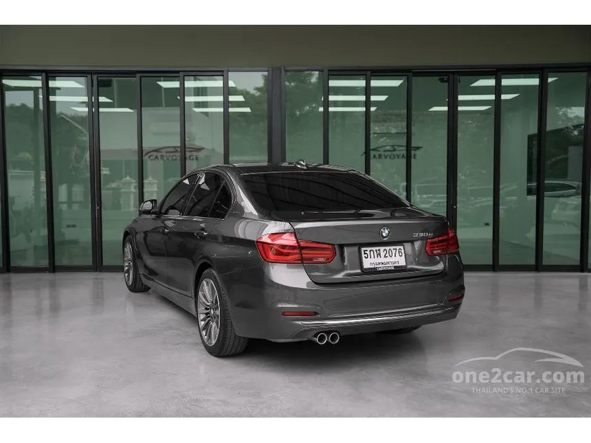 2016 BMW 330e Luxury Sedan