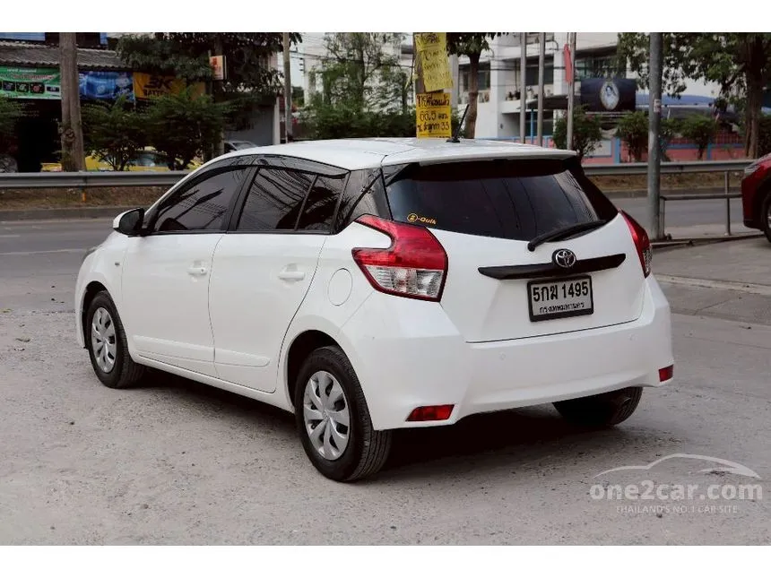 2015 Toyota YARIS J Hatchback