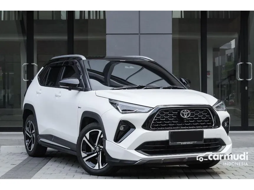 2023 Toyota Yaris Cross S HV (2 Tone) with GR Parts Aero Pkg SUV