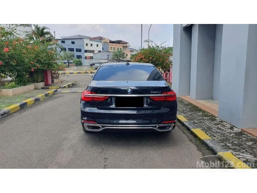 2017 BMW 740Li Sedan