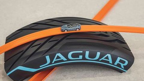 Jaguar dan Hot Wheels Buat Track Ekstrim