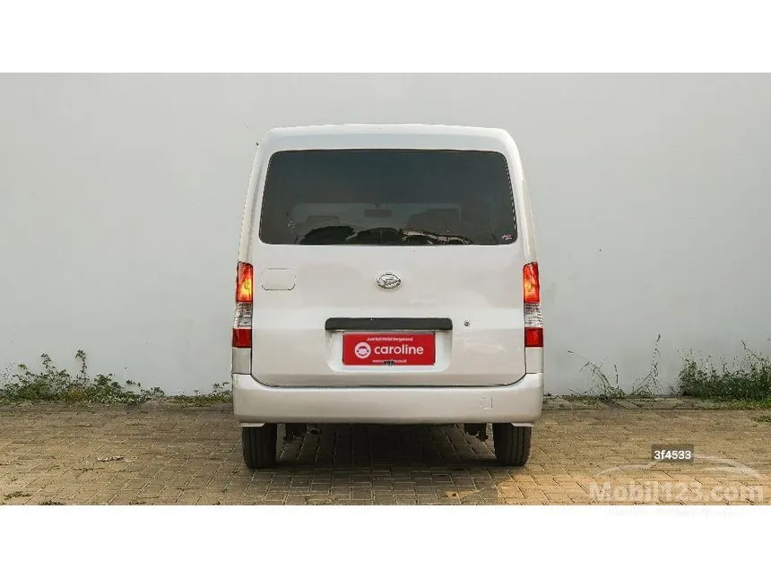 2019 Daihatsu Gran Max Mini Bus D Van