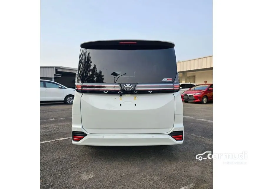 2025 Toyota Voxy (Premium Color) MPV
