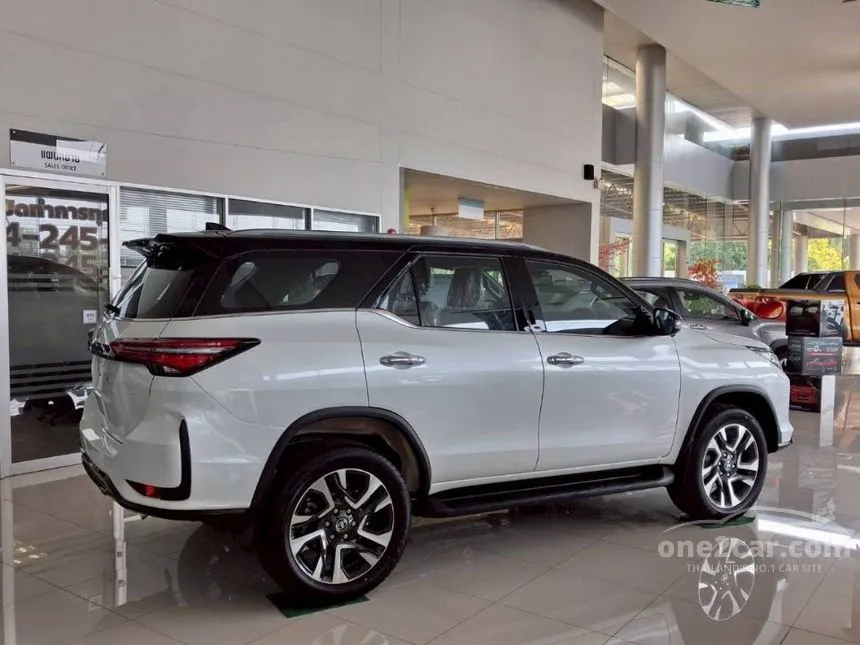 2026 Toyota FORTUNER Legender SUV