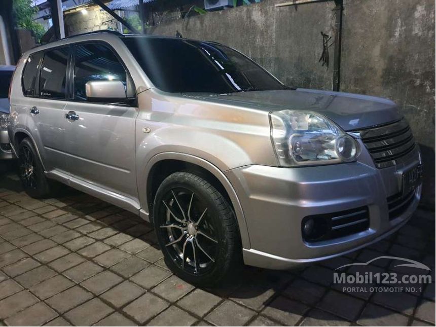 Jual Mobil Nissan X-Trail 2010 T31 2.0 di Bali Automatic SUV Silver Rp