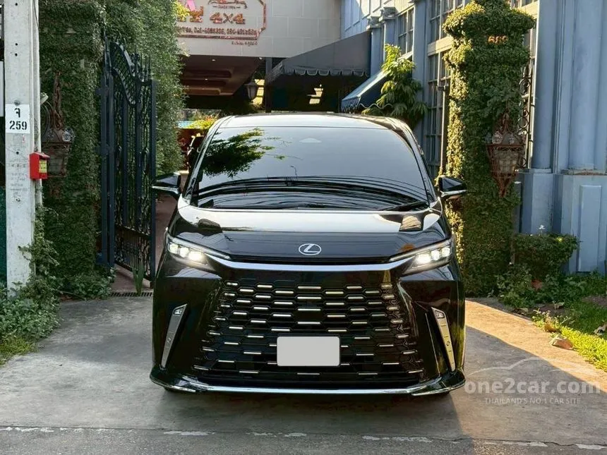 2025 Lexus LM350h Executive (7-Seater) Van