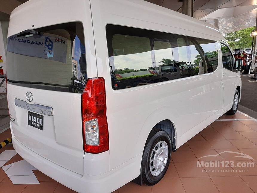 Jual Mobil  Toyota  Hiace  2021 Premio  2 8 di Banten Manual 