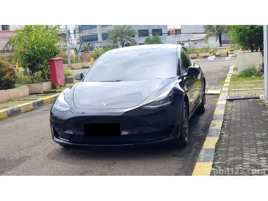 2021 Tesla Model 3 Standard Range Plus Sedan