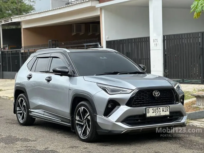 2023 Toyota Yaris Cross S HV (2 Tone) w GR Parts Aero Pkg (Prem Clr) SUV
