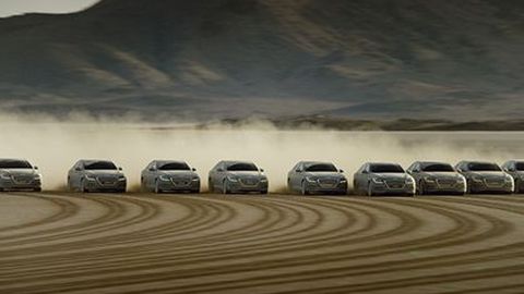Unik, 11 Hyundai Genesis Bikin Surat Cinta di Gurun Nevada