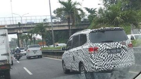 Dua Model Wuling Tertangkap Kamera Sedang Uji Jalan