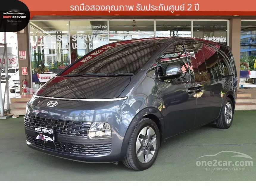 2022 Hyundai Staria SEL Van