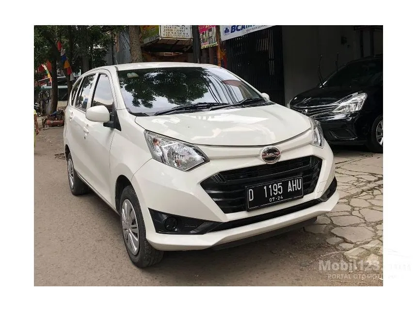 Jual Mobil Daihatsu Sigra 2019 M 1.0 di Jawa Barat Manual MPV Putih Rp 105.000.000