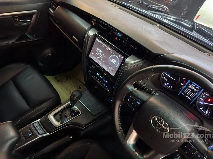 2022 Toyota Fortuner GR Sport 4X2 SUV