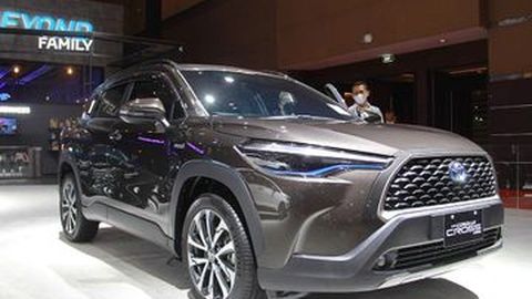 Toyota: Jualan Mobil Listrik Doang? Belum Bisa!