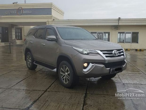 Toyota Fortuner  SRZ  Mobil  bekas  dijual  di Jabodetabek 