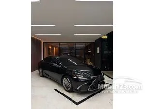 2023 Lexus ES 300h 2.5 Ultra Luxury Sedan
