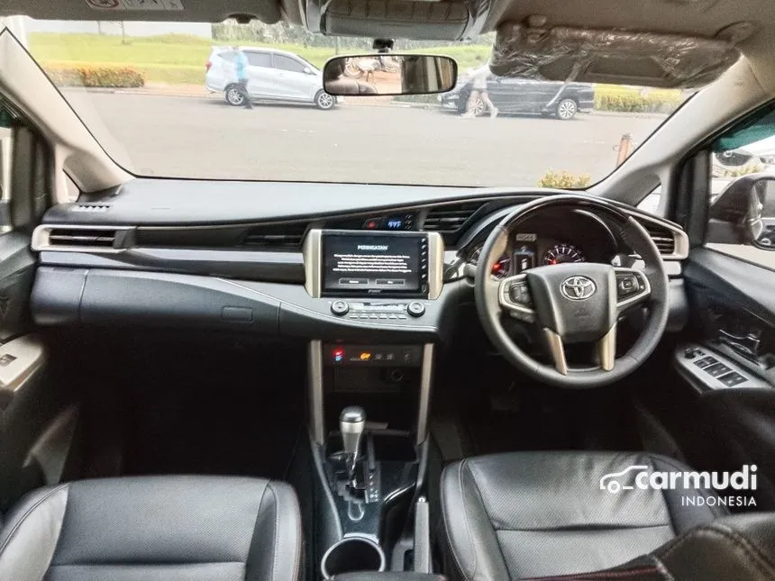 2021 Toyota Kijang Innova Venturer MPV