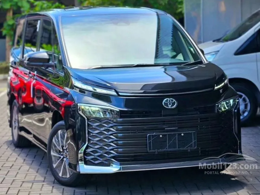 Jual Mobil Toyota Voxy 2024 2.0 di Jawa Barat Automatic Van Wagon Hitam Rp 616.000.000
