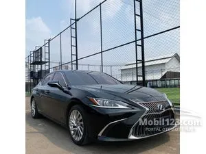 2019 Lexus ES 300h 2.5 Ultra Luxury Sedan