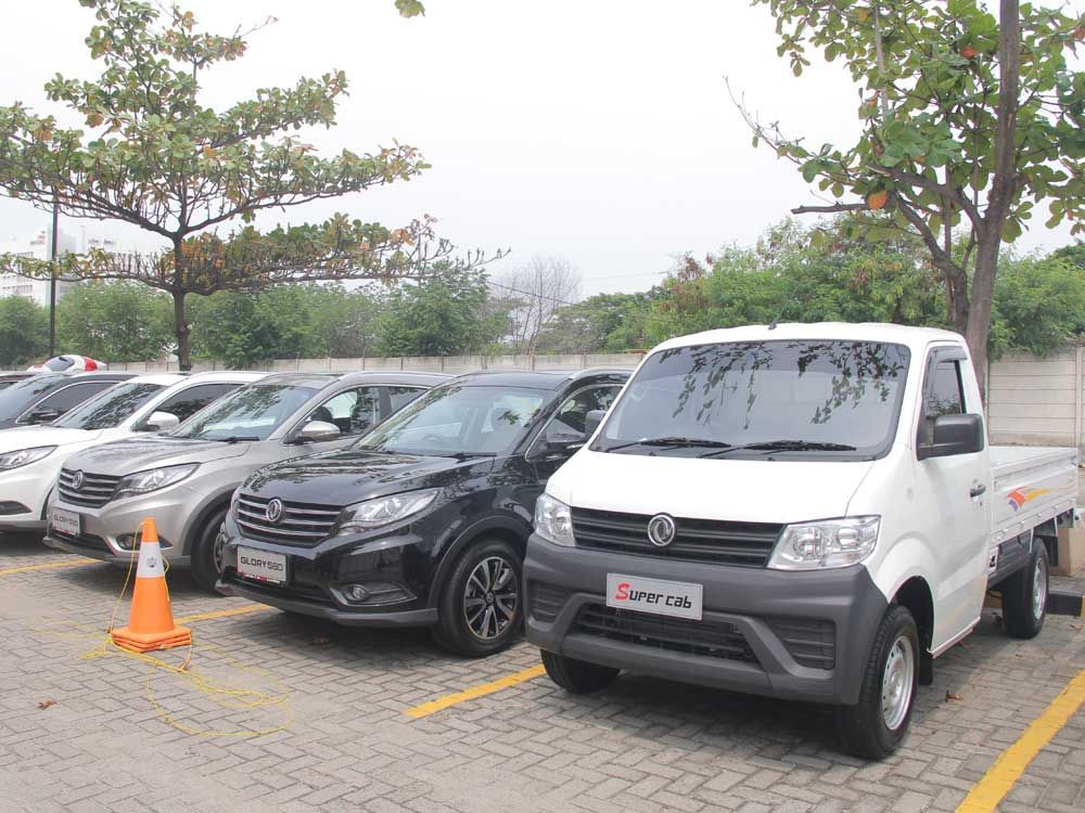 DFSK Serahkan 19 Mobil yang Dipesan Secara Fleet