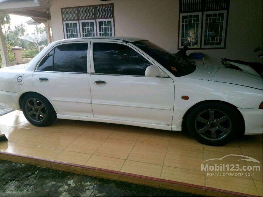 Jual Mobil Mitsubishi Lancer  1995 1 8 di Sumatera Barat 