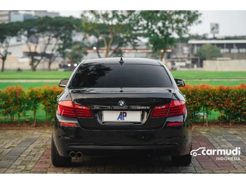 2014 BMW 520i Modern Sedan