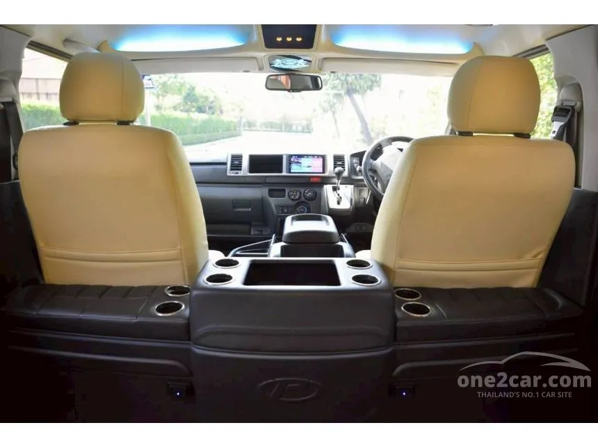 2017 Toyota VENTURY V Van
