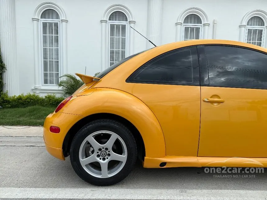2011 Volkswagen NEW BEETLE Hatchback