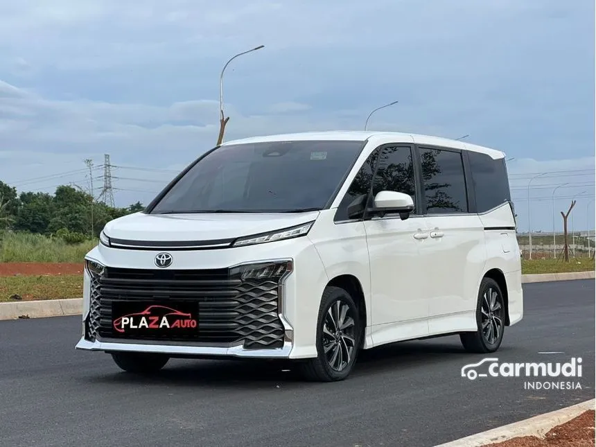 2022 Toyota Voxy Wagon