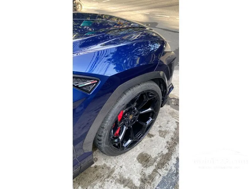 2023 Lamborghini Urus Performante SUV