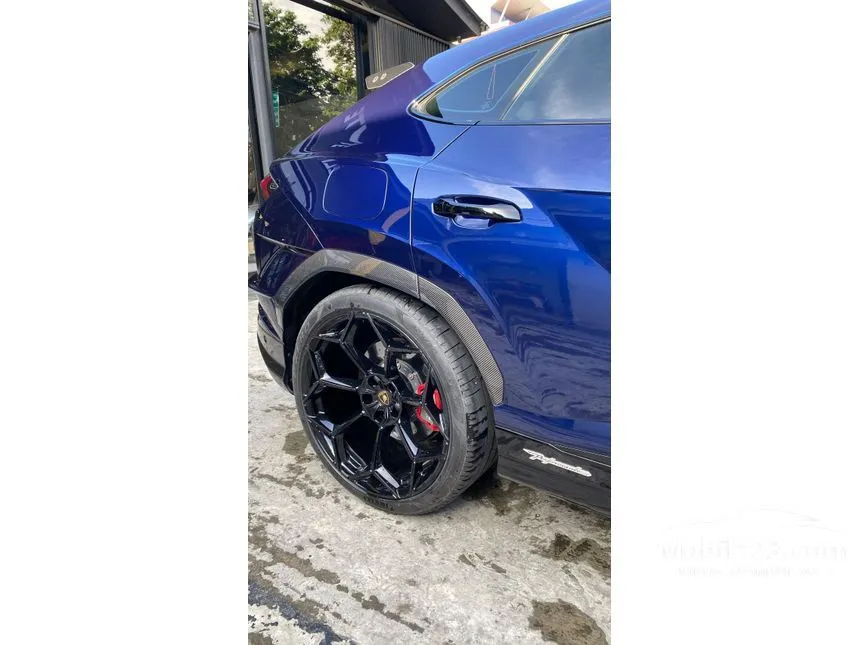 2023 Lamborghini Urus Performante SUV
