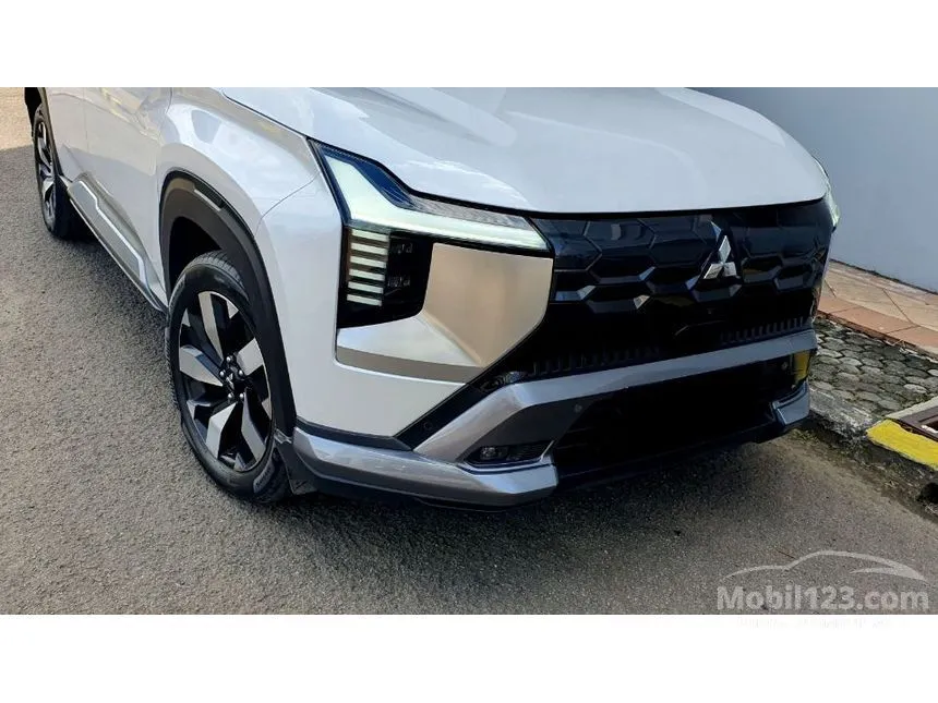 2025 Mitsubishi Destinator Ultimate Premium (Quartz White Pearl) SUV
