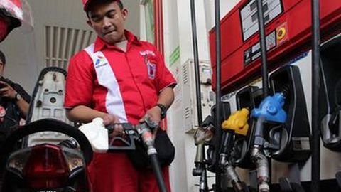 Harga Premium dan Pertamax Turun