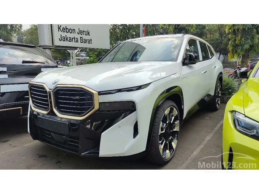 Jual Mobil BMW XM 2024 4.4 di Kalimantan Timur Automatic Wagon Putih Rp 6.652.000.000