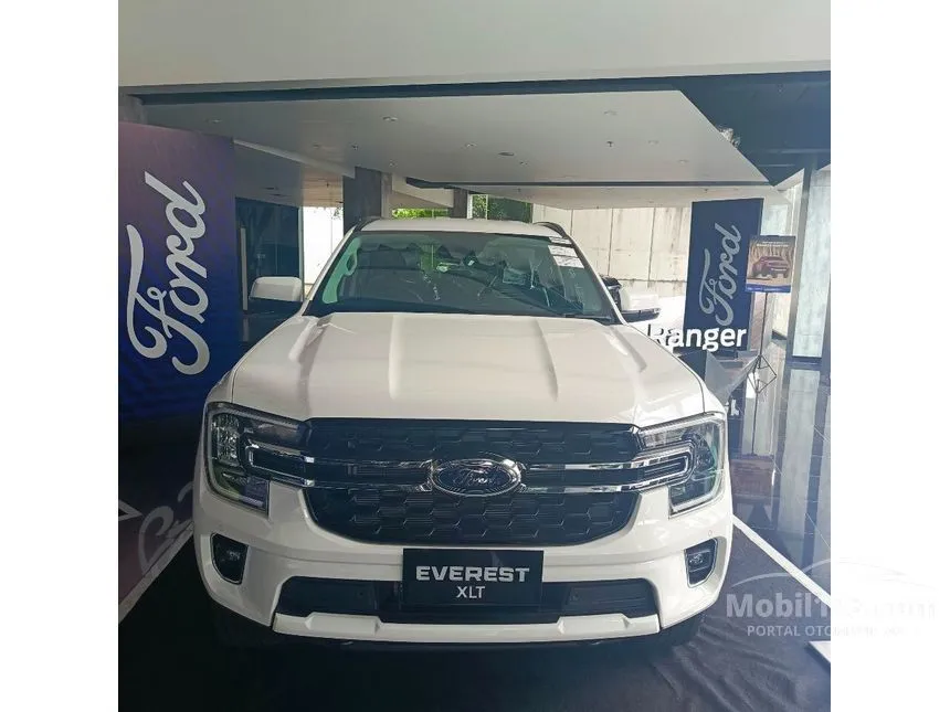 Jual Mobil Ford Everest 2023 XLT 2.0 di Banten Automatic SUV Putih Rp 827.000.000