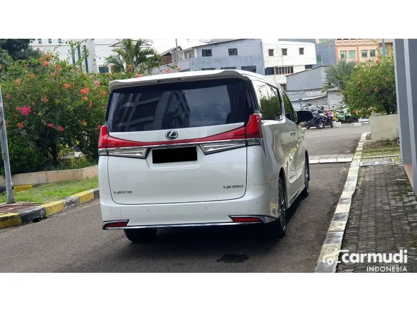 2020 Lexus LM 350 7 Seater MPV