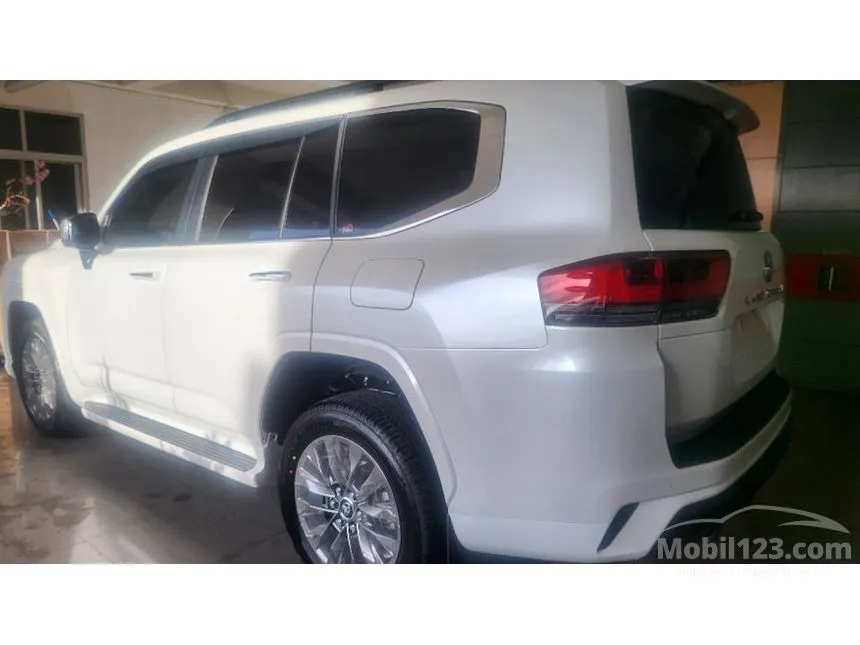 2026 Toyota Land Cruiser 300 VX-R (Premium Colour) SUV