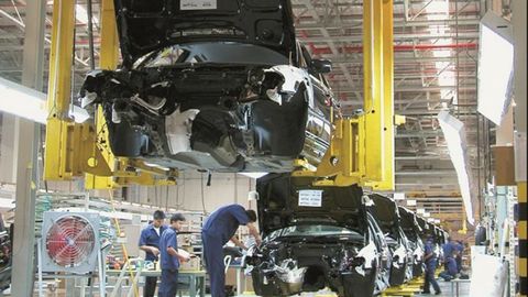 Stoned BMW Workers Disrupt Production In Munich